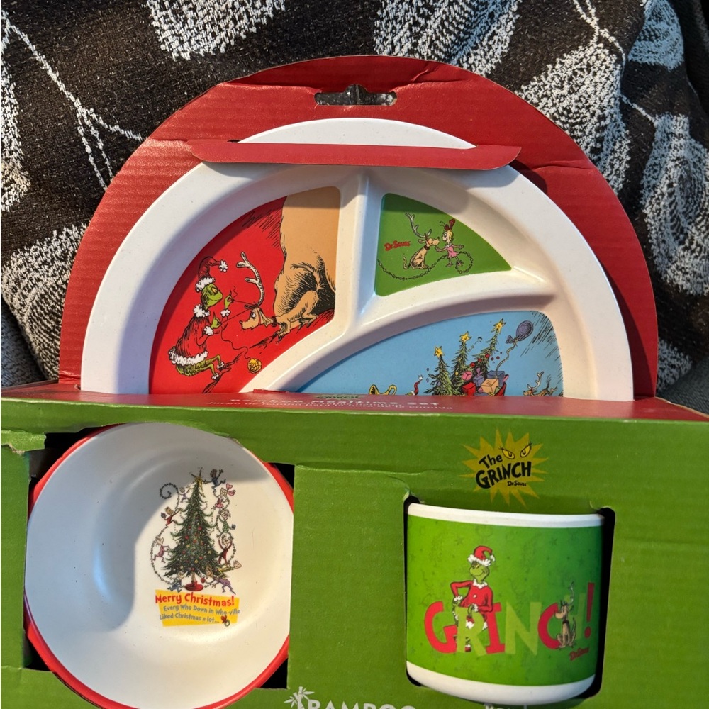 The Grinch Bamboo Dinnerware Set